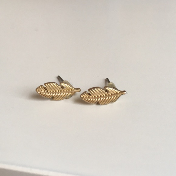 Francesca's Collections Jewelry - Gold feather stud earrings
